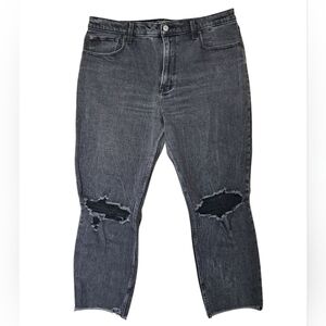 Abercrombie & Fitch Ultra High Rise Distressed Mom Jeans Size 33/16s (Short)
